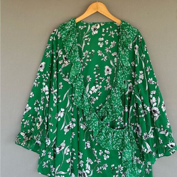 5 for $45 Cato Wrap blouse shirt women’s size 26 - 28 Floral Green - Picture 2 of 7